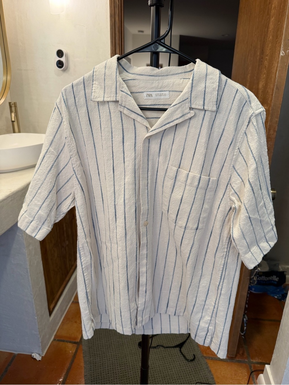 Zara Cream Short-Sleeve Button-Down with Blue Pinstripes